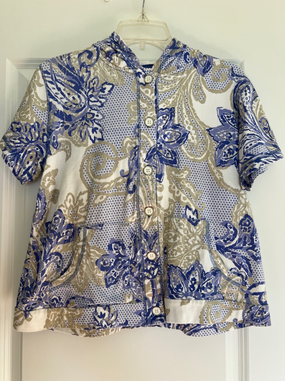 Onque Casuals Blue & Beige Paisley Hooded Short Sleeve Top